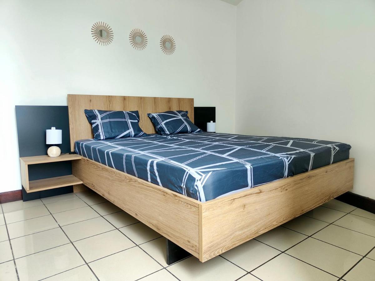 Appartement T2 - Sainte-Marie - 10 Min De L'Aeroport Exteriör bild